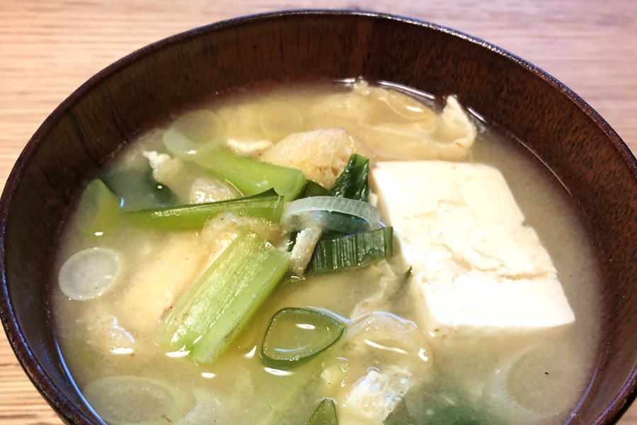 簡単 時短レシピ 小松菜と豆腐のお味噌汁 ビセットプラザ 東中野